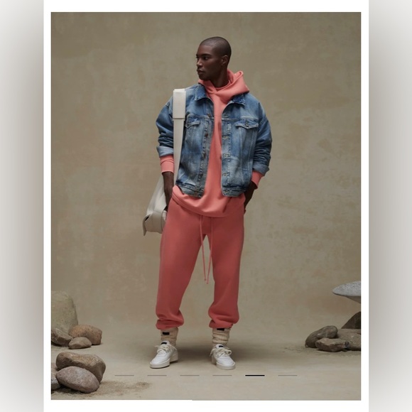 Fear of God ESSENTIALS MENS
Relaxed Hoodie - Picture 7 of 7